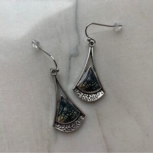 1593 Silver and Black Art Deco Earrings with Filigree